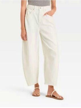 Universal Thread Wide Leg Flare Jeans in Cream